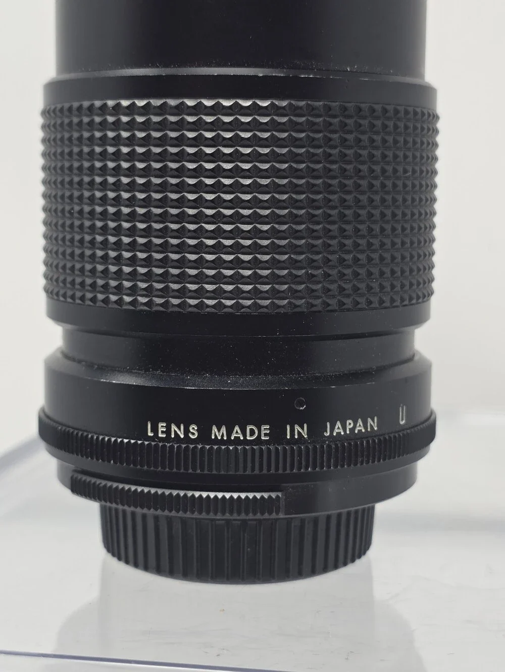 VIVITAR (by KIRON) AUTO ZOOM 85-205mm 1:3.8. M42 mount lens. Comes w/ case, cap.